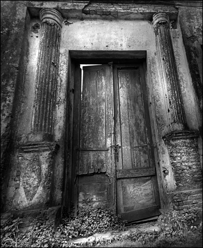 "La puerta" de Walter Belfiore