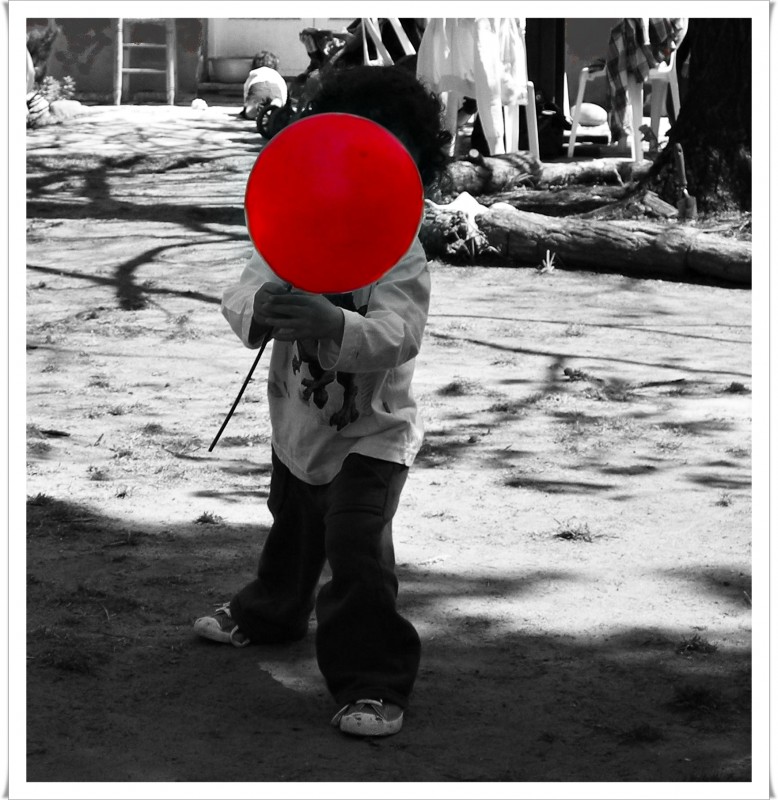 "El nio del globo rojo II" de Silvia Chamorro