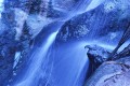 cascada azul