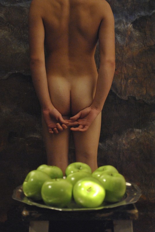 "manzanas no!" de Hugo Carballo (oxido)