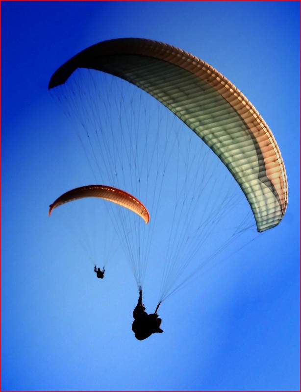 "Paragliders.2" de Mario Tizn