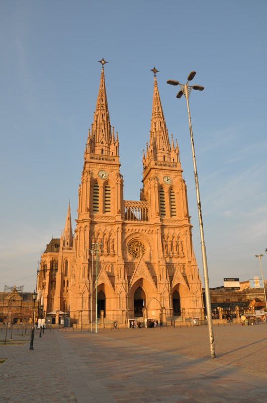 "Basilica de Lujan - Bs.As.-" de Jose Alberto Vicente