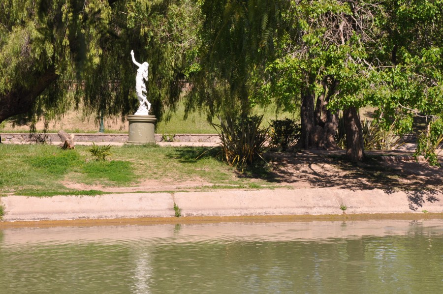 "Lago del Parque Gral.San Martin - Mendoza" de Jose Alberto Vicente