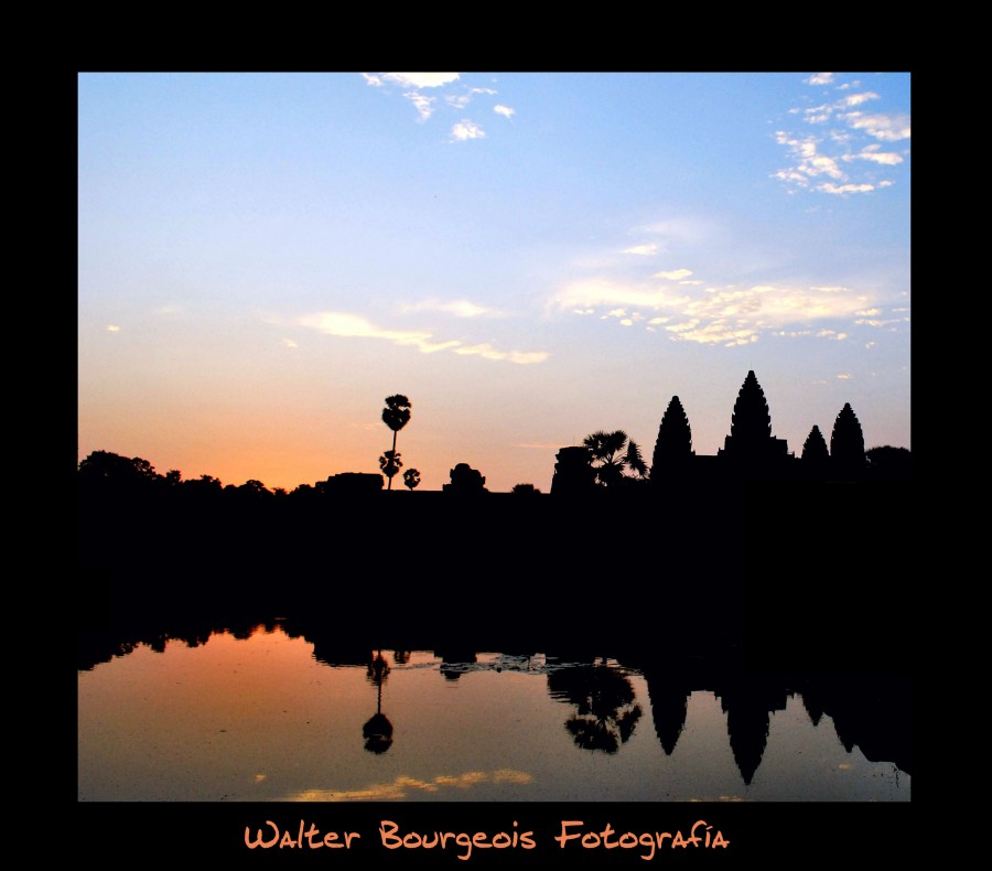 "Amanecer en Angkor Wat ..." de Walter Bourgeois