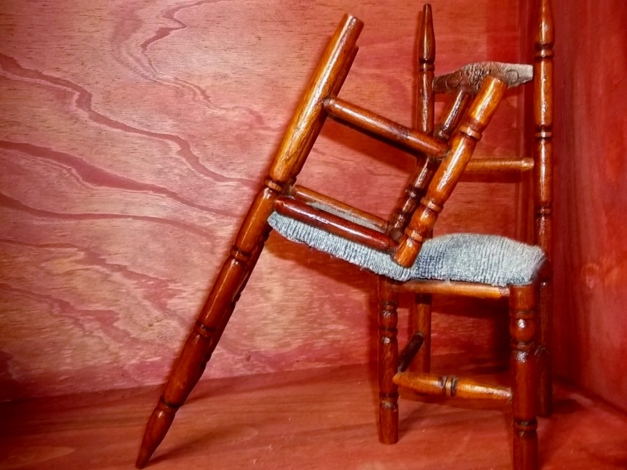 "sillas" de Andres Mancuso