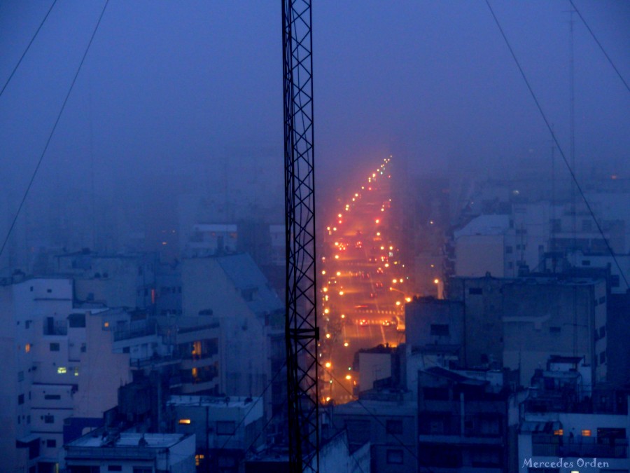 "y niebla desde el piso 24" de Mercedes Orden