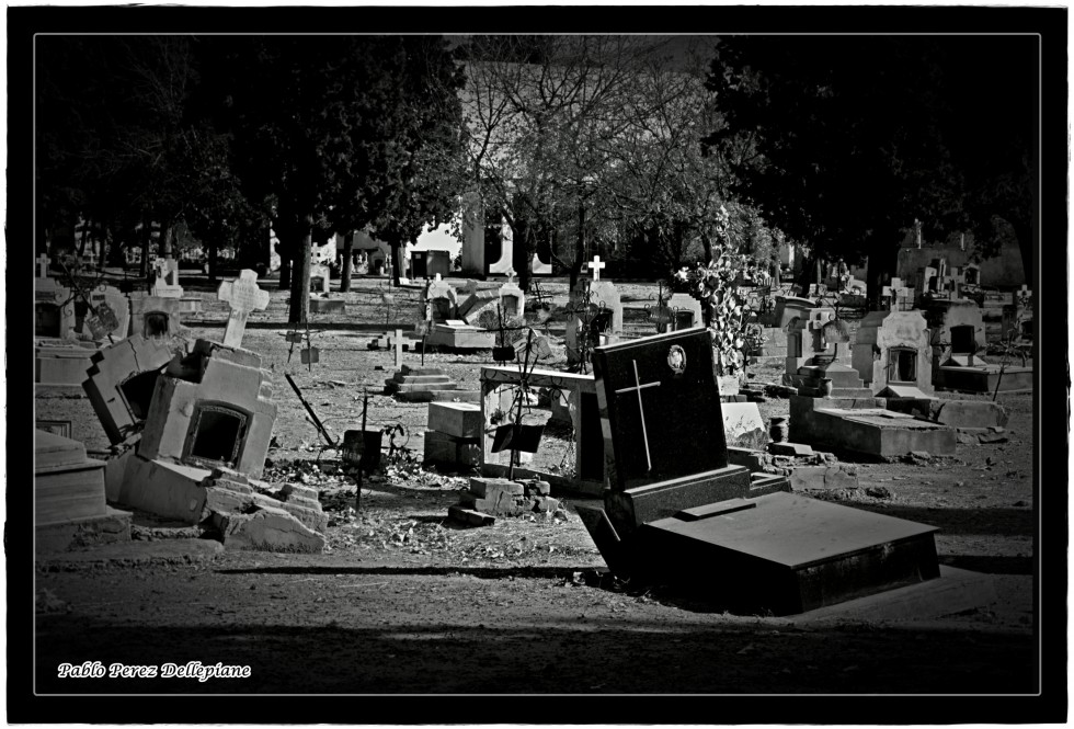 "Cementerios" de Pablo Perez Dellepiane