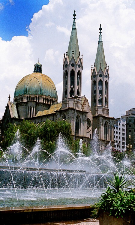 "Catedral I" de Alberto Jara