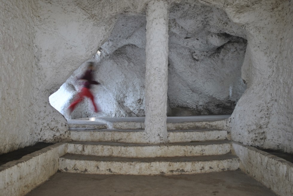 "el fantasma de la gruta" de Hugo Carballo (oxido)