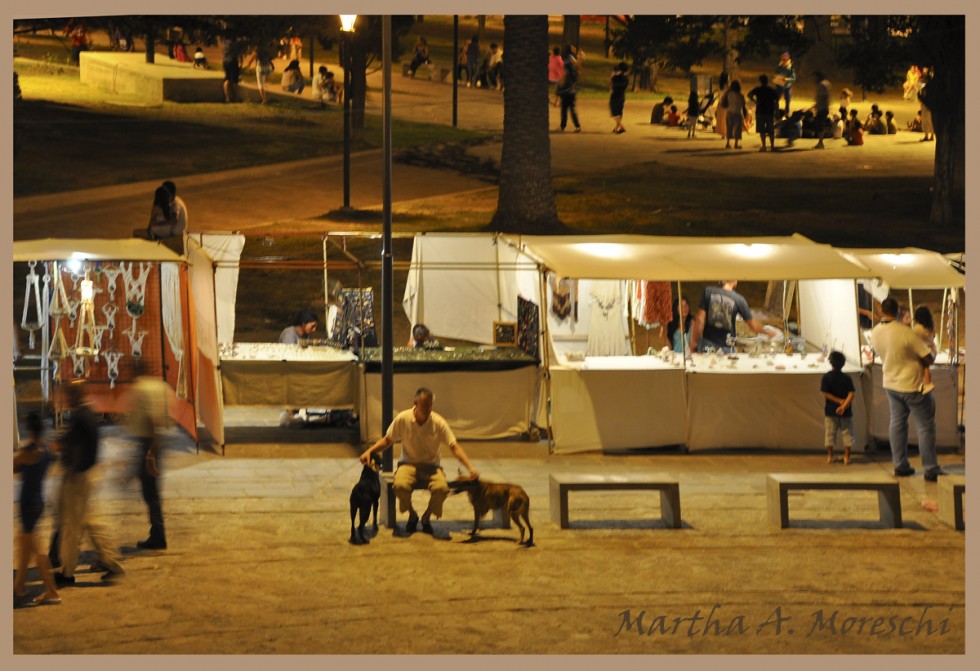 "En mi plaza" de Martha A. Moreschi