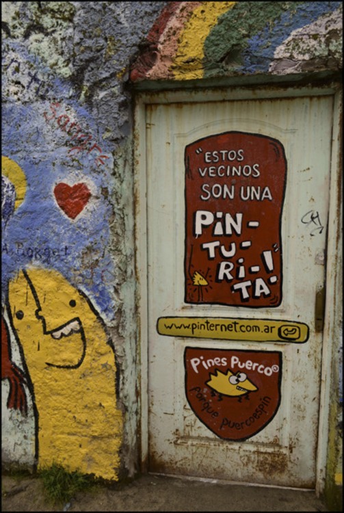 "Graffiti de la Calle Juramento - Bariloche" de Gaston E. Polese
