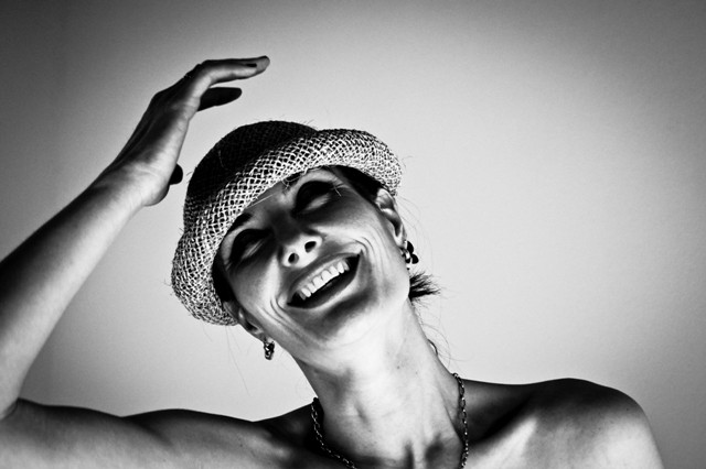 "sombrero y risa...." de Andrea Cormick