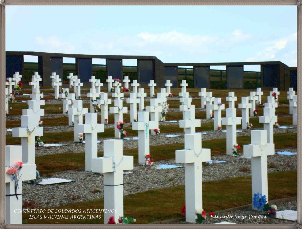 "Cementerio de soldados argentinos" de Eduardo Jorge Pompei