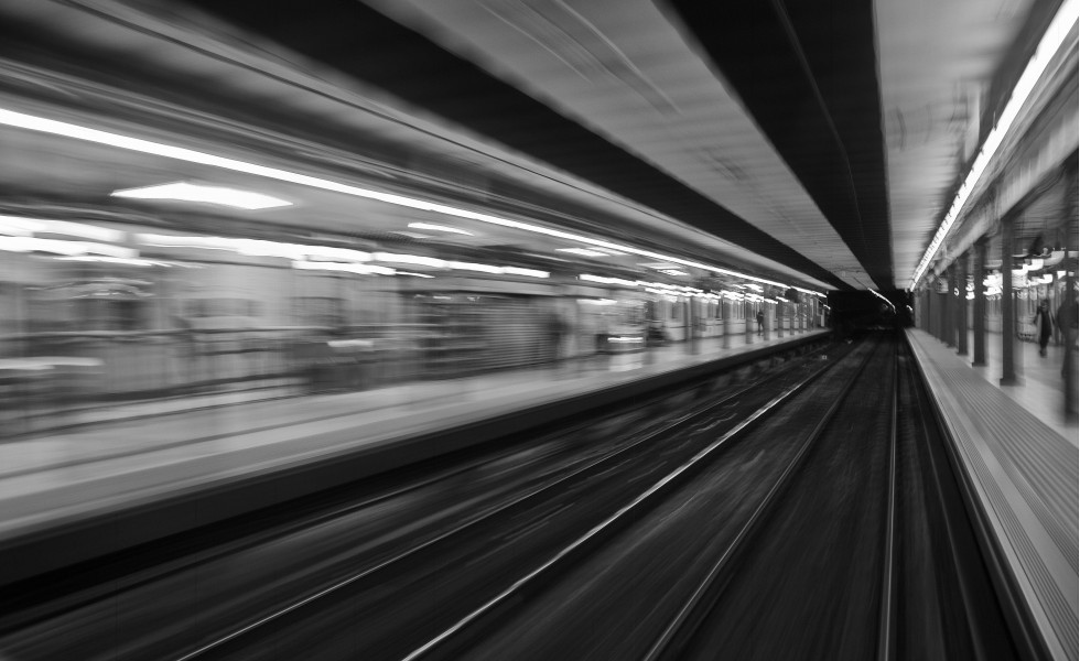 "Moving subway II (byn)" de Analia Coccolo