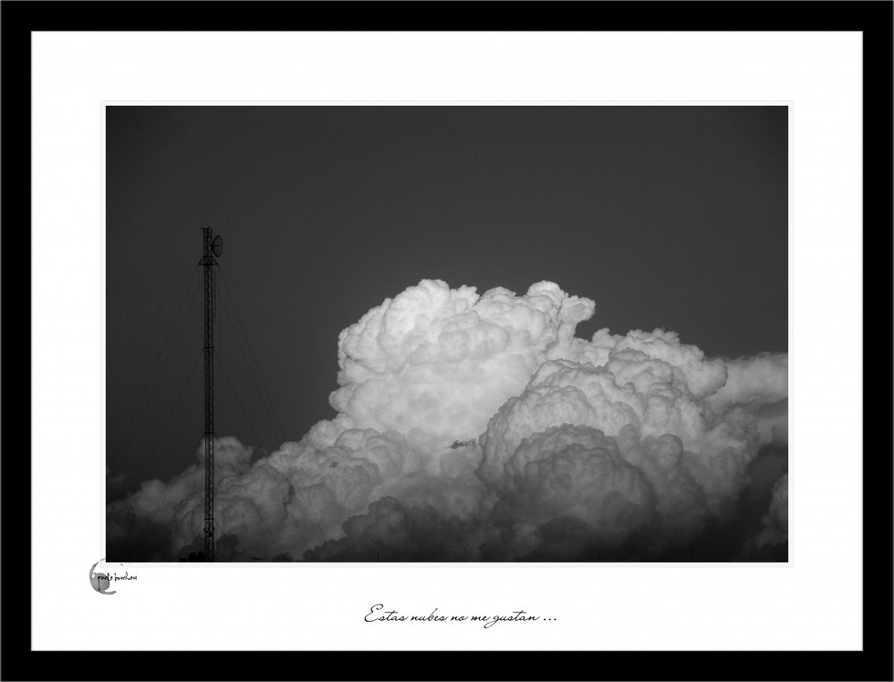 "` Estas nubes no me gustan`" de Gisele Burcheri
