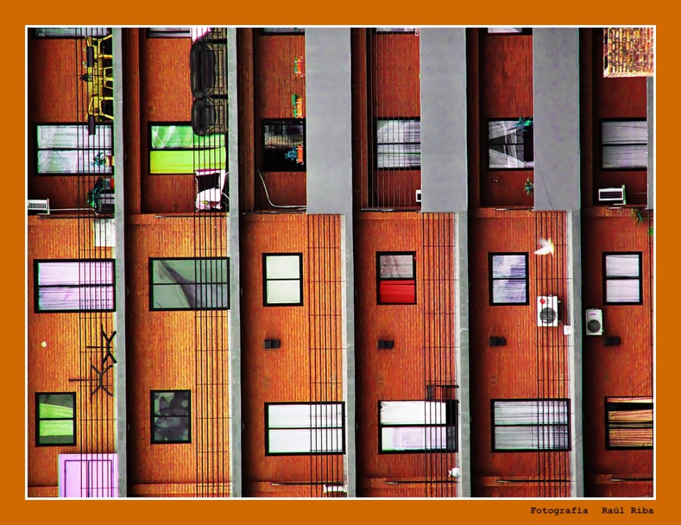"ventanas y balcones" de Ral Riba