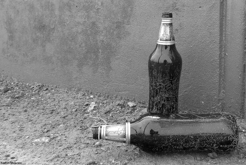 "botellas" de Andres Mancuso