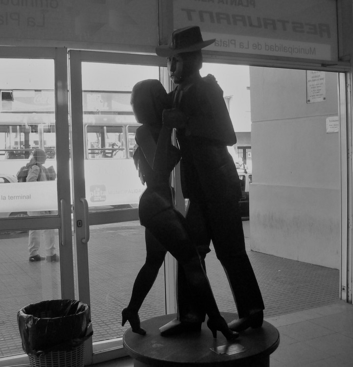 "tango" de Simon Medina