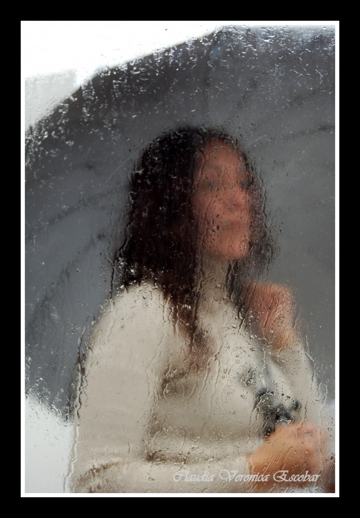 "Lluvia en mi" de Claudia Veronica Escobar