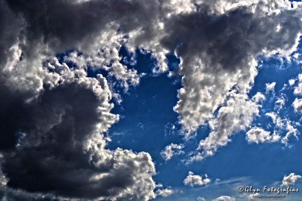 "Nubes tenebrosas..." de Glyn Griffiths