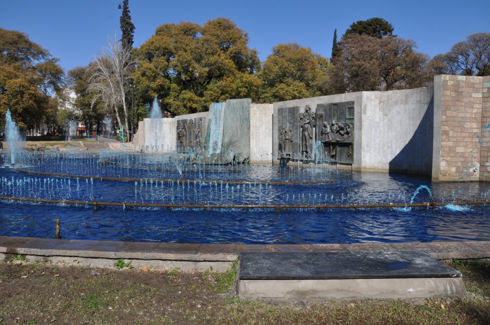 "la fuente de la plaza Independencia (Mendoza)" de Jose Alberto Vicente