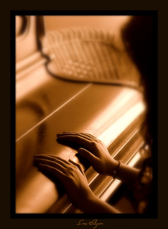 "Mi piano." de Lorna Aguirre