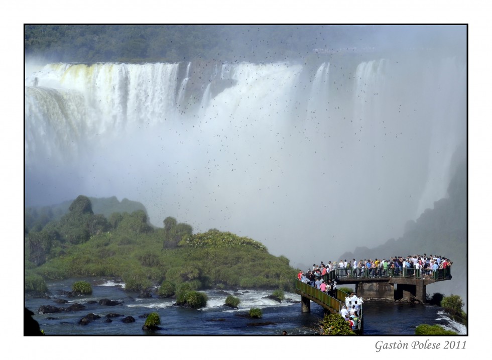 "Cataratas del Iguazu - Garganta del Diablo." de Gaston E. Polese