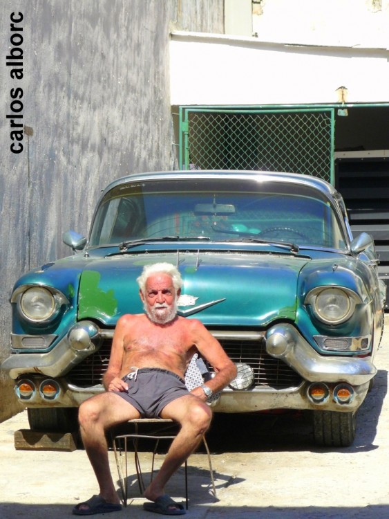 "viejo Cadillac" de Carlos Alborc