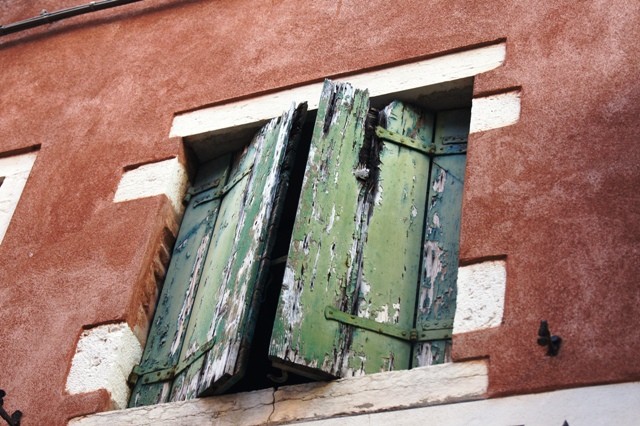 "detras de la ventana.... un mundo" de Andrea Cormick