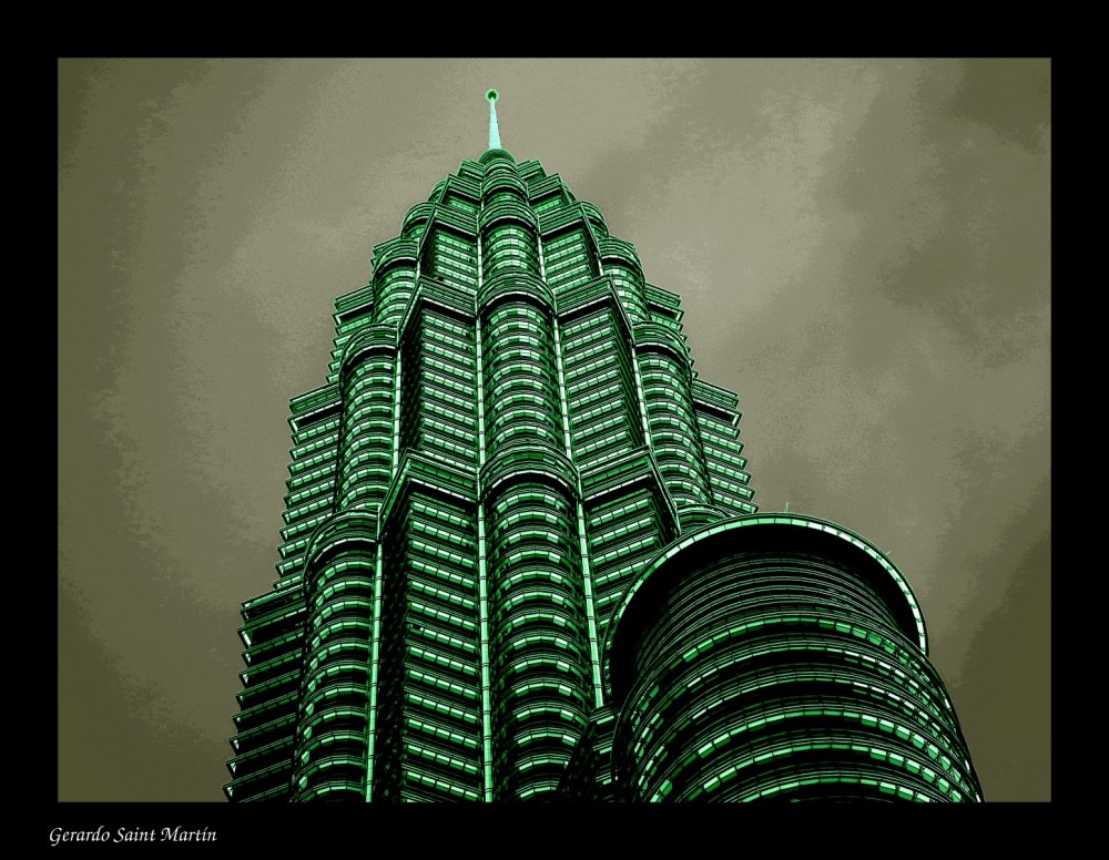 "Petronas en versin libre" de Gerardo Saint Martn