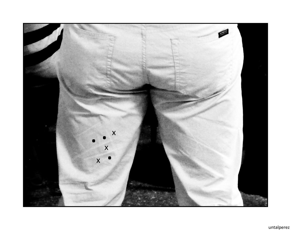 "Pantalones ta-te-ti o comprate una plancha" de Daniel Prez Kchmeister