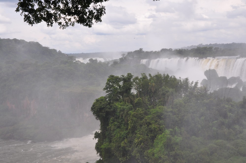 "cataratas del Iguazu-la octava maravilla del mundo" de Jose Alberto Vicente