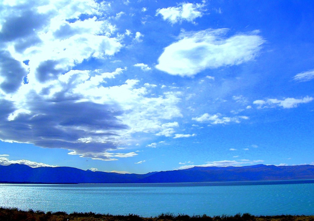 "la majestuosidad del lago Argentino" de Hector Mao