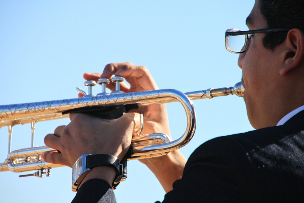 "Gran trompeta, mejor reloj" de Manuel Velasco