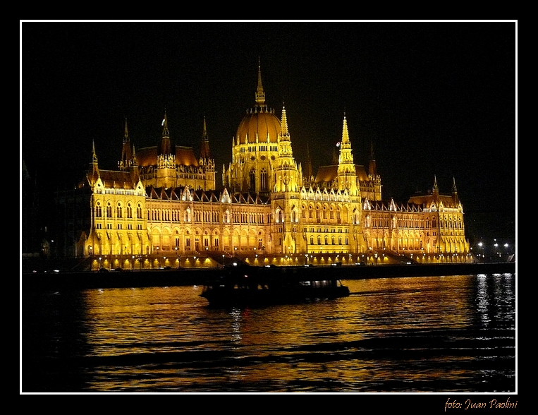 "El Parlamento - Budapest" de Juan Antonio Paolini