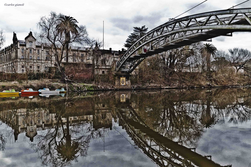"Puente sobre el Rio Lujan" de Carlos Gianoli