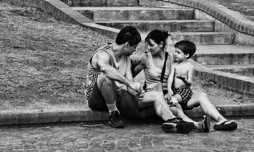 "Tres, una familia" de Elizabeth Gutirrez (eligut)