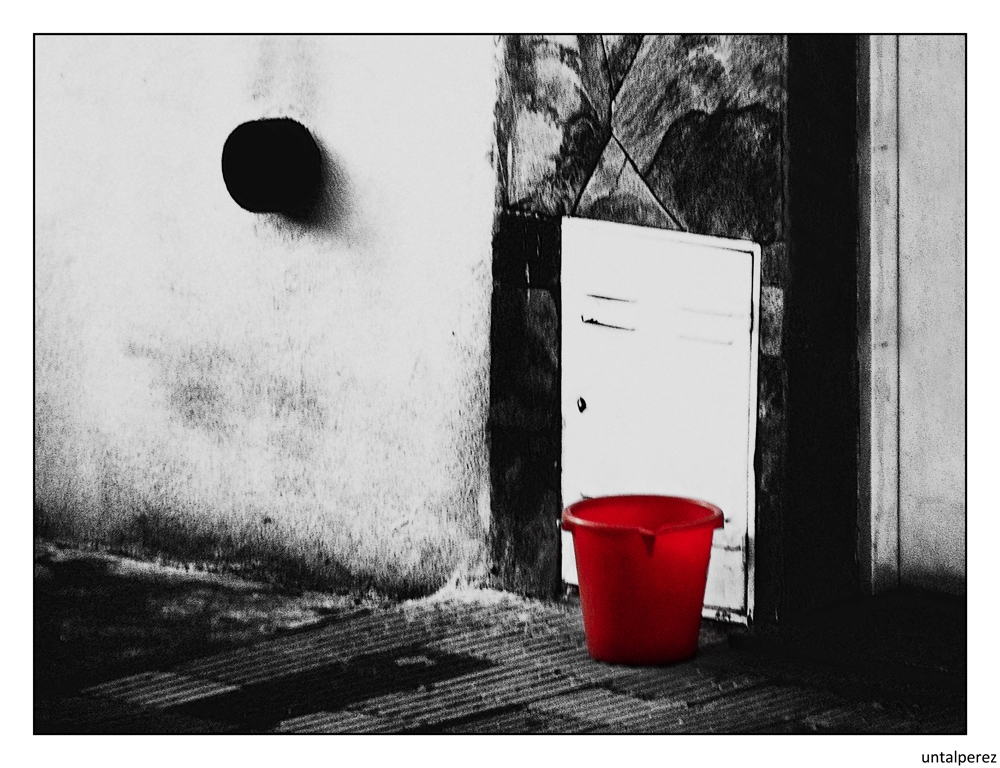 "El balde rojo" de Daniel Prez Kchmeister