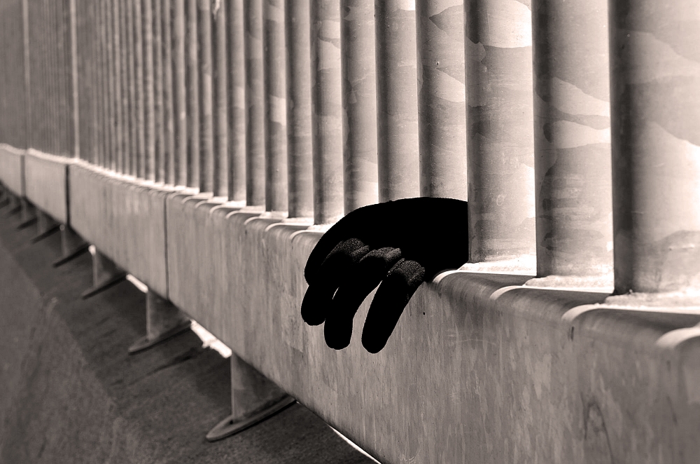 "El guante negro" de Roberto Jorge Escudero