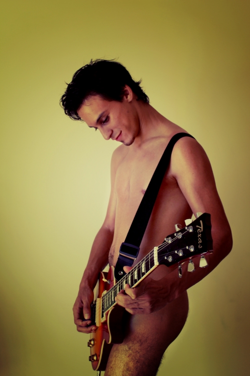 "Musica al Desnudo!" de Yenhy Flores