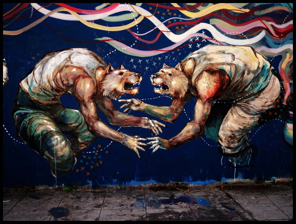 "Arte Urbano (hombres lobos)" de Roberto Solimano