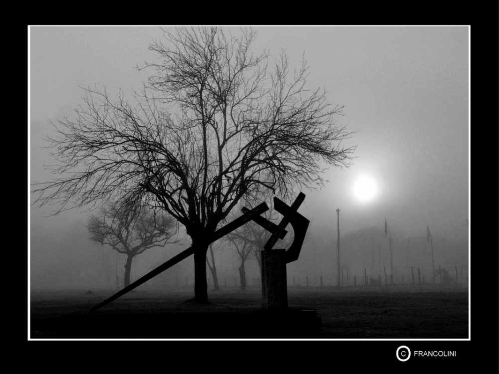 "`Tras la niebla`" de Cristian Francolini