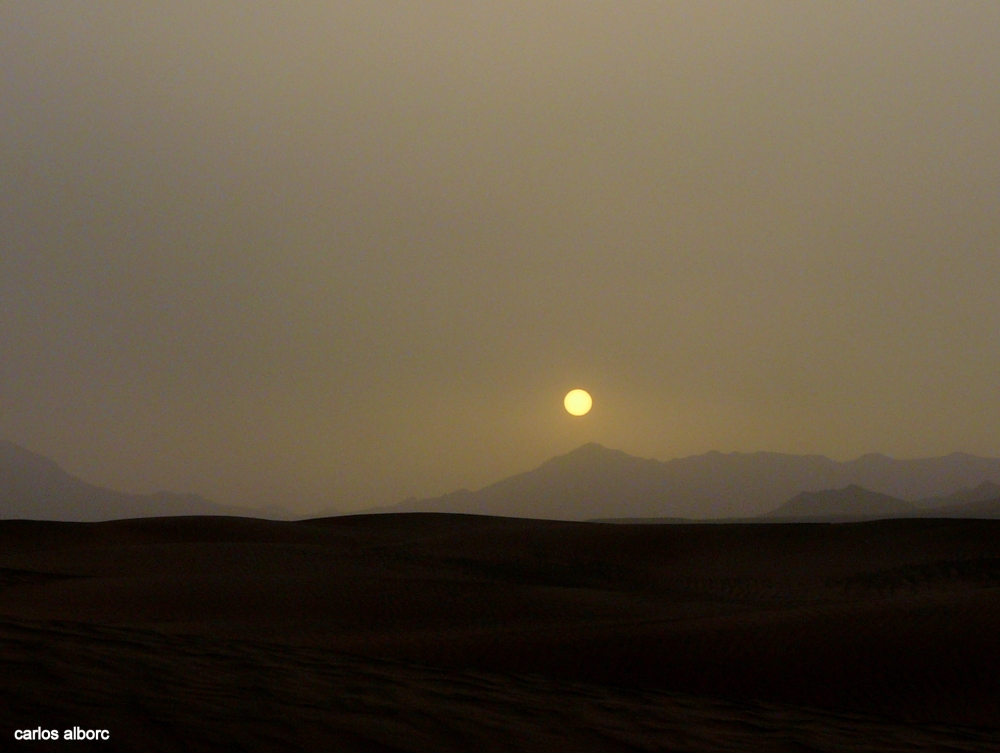 "cae el sol en el Sahara" de Carlos Alborc