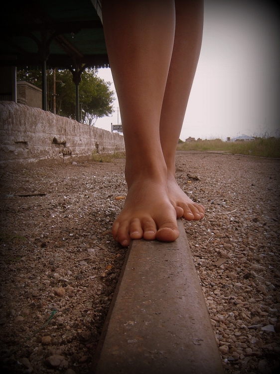"caminando por la via." de Roberto Velazquez