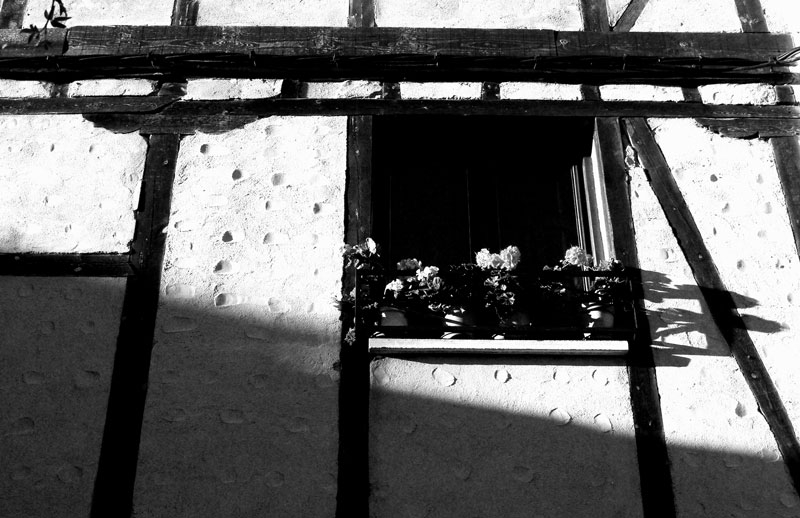 "Balcones y ventanas. LXXIV." de Felipe Martnez Prez