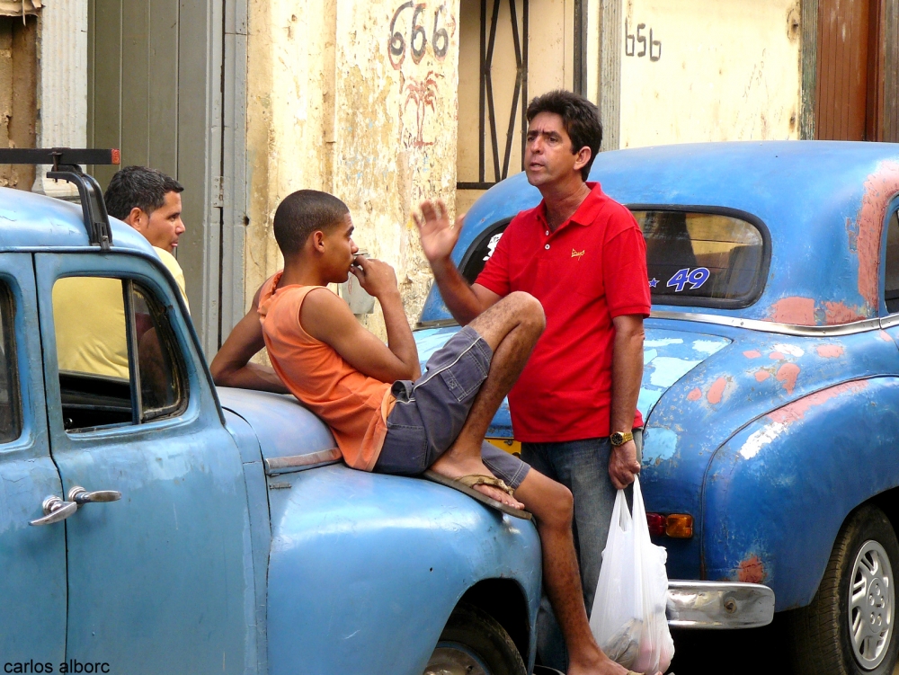 "vecinos en La Habana II" de Carlos Alborc