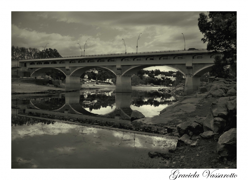 "`Cruzare puentes...abrire puertas`" de Graciela Del Rosario Vassarotto