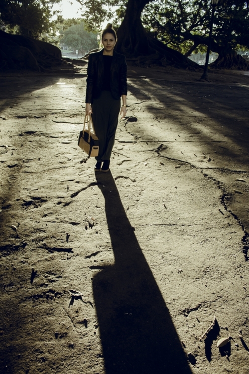 "Ella y su sombra" de David Paternina