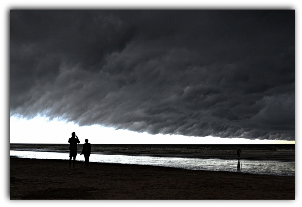 "Foteando en la tormenta" de Alberto Elizalde