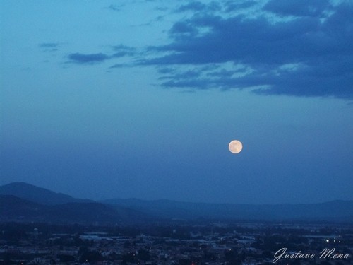 "Luna de Octubre... La mas hermosa!" de Gustavo Rodriguez Mena